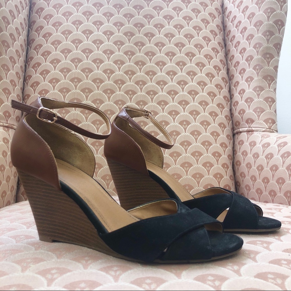 Two Tone Block Wedge